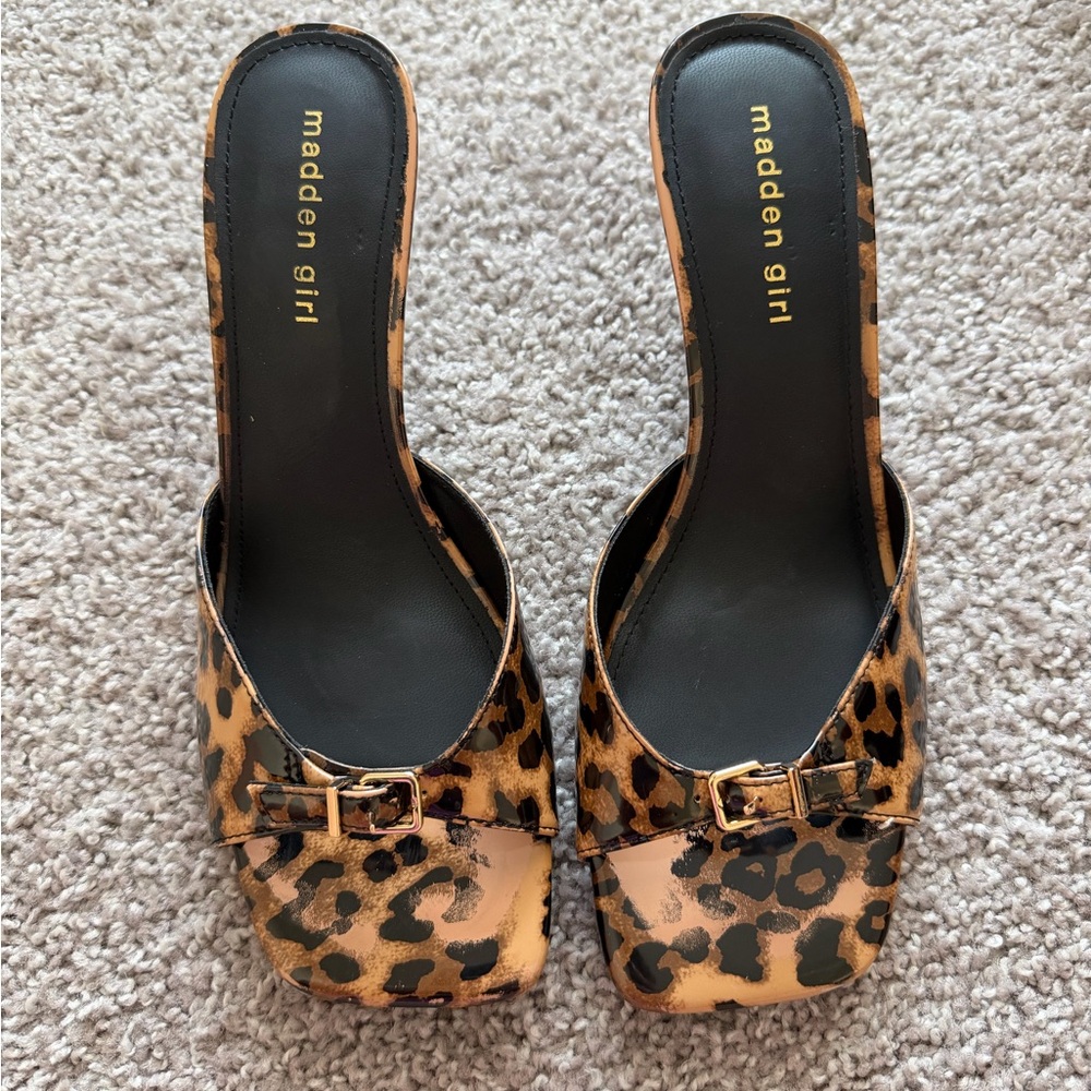 leopard buckle kitten heel madden girl 9